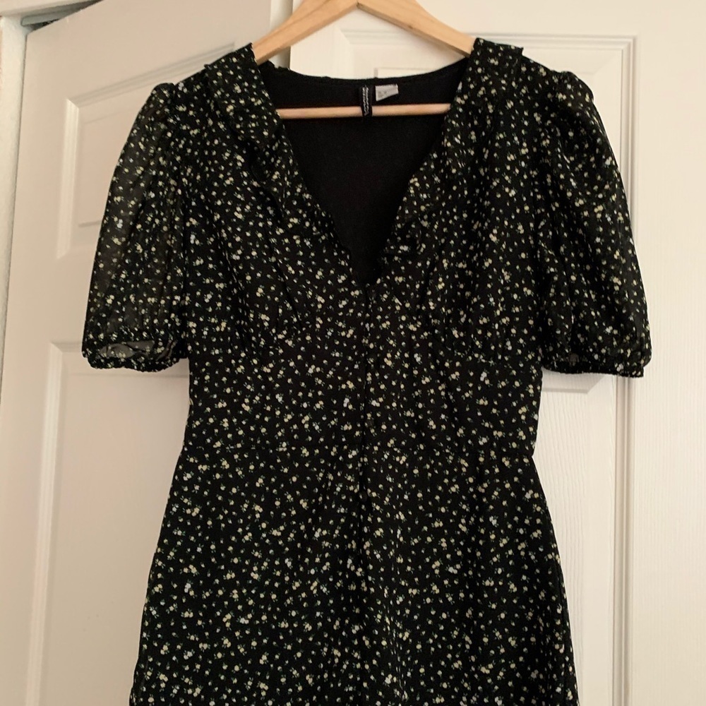 Puff sleeve floral yellow play suit - Picture 6 of 7